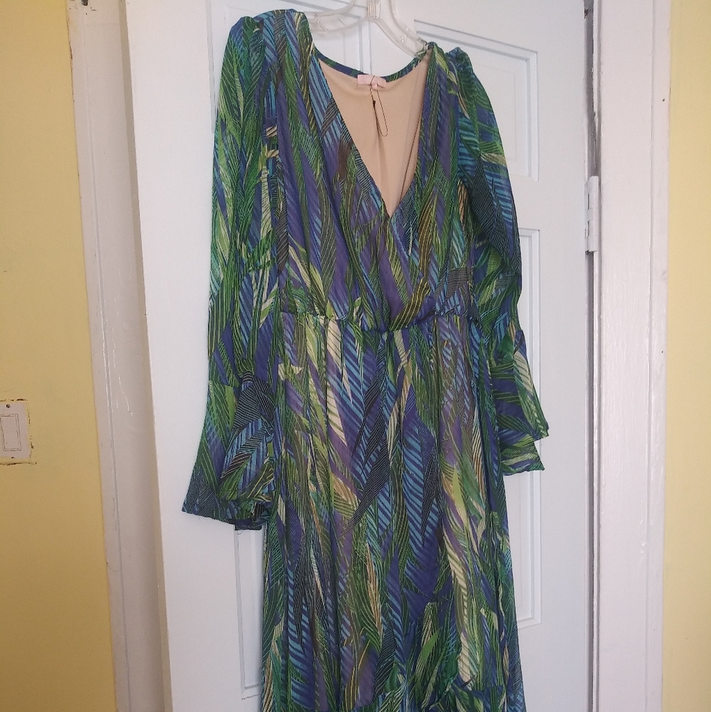 Dress - Picture 5 of 7
